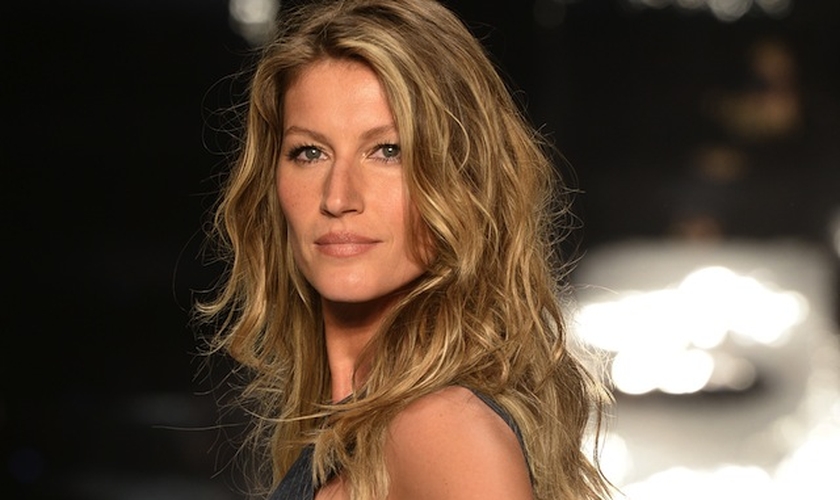 Gisele Bündchen em desfile pela Colcci, em 2014