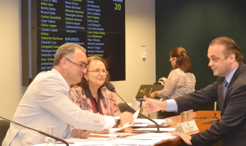 Roberto de Lucena na Comissão de Relações Exteriores e Defesa Nacional/