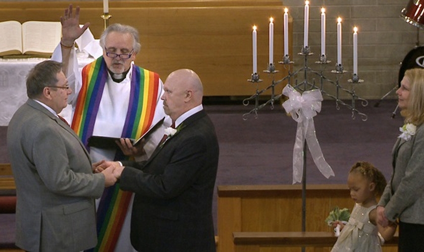 Resultado de imagem para casamento gay igreja