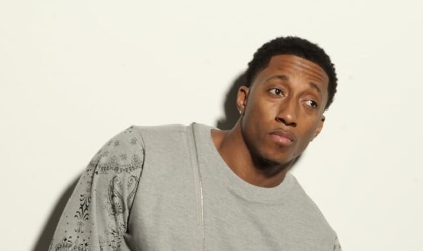 O rapper cristão Lecrae exortou a igreja a fazer mais do que apenas perdoar o ataque. (Reprodução/ Reach Records)