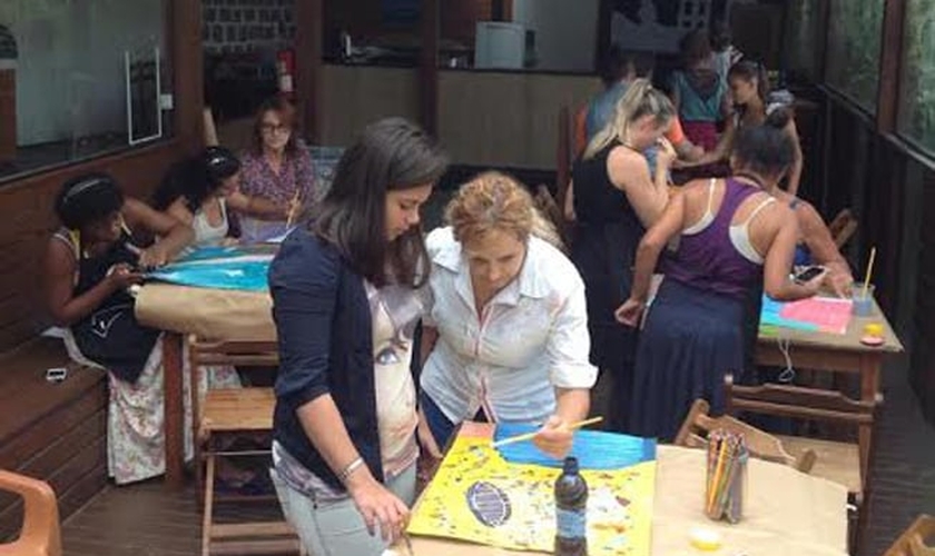 Instituto Hope House em uma de suas ações sociais com adolescentes. (Foto: Divulgação)