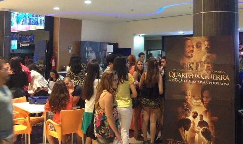 Com duas salas reservadas. a Premiere do filme "Quarto de Guerra" em Fortaleza contou com a presença de 440 pessoas, de diversas igrejas da cidade. (Foto: Guiame)