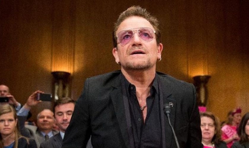 Bono Vox participou de audiência no Congresso Nacional dos EUA, nesta terça-feira. (Foto: AP)