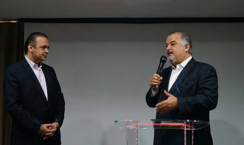 Roberto de Lucena recebe o vice governador de SP, Márcio França. (Foto: Facebook)