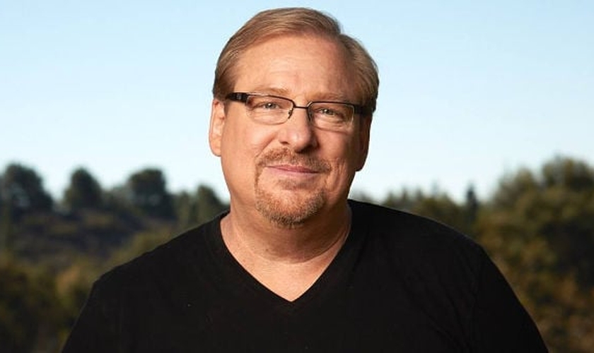 Pastor Rick Warren é líder da Igreja Saddleback, na Califórnia, idealizador do Ministério Propósitos e autor do best-seller "Uma Vida Com Propósitos". (Imagem: Reprodução / Youtube)