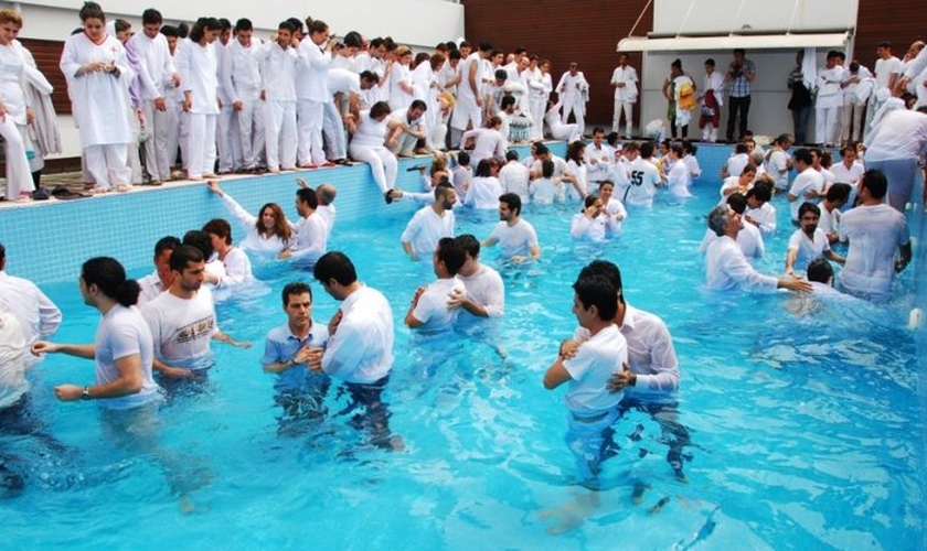 O crescimento do cristianismo no Irã tem sido descrito como “espetacular”. (Foto: Ministério Elam).