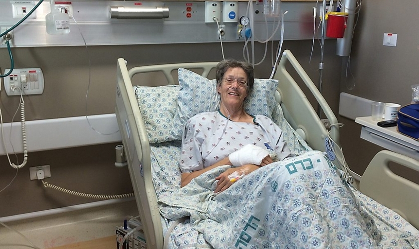 Marike Veldman levou seis facadas durante um ataque terrorista a um ônibus, em Jerusalém. (Foto: Reprodução)