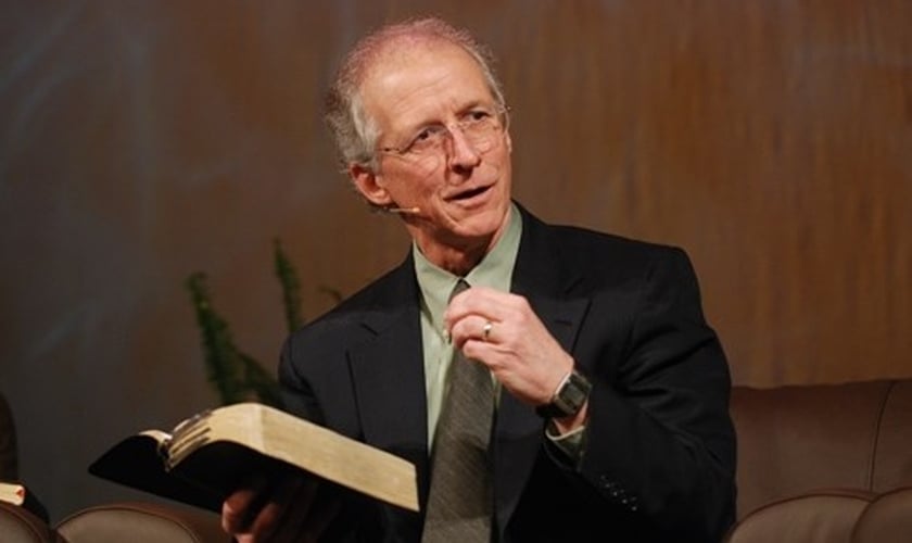 John Piper é teólogo e professor da Faculdade e Seminário Bethelehem, nos EUA. (Imagem: Youtube)