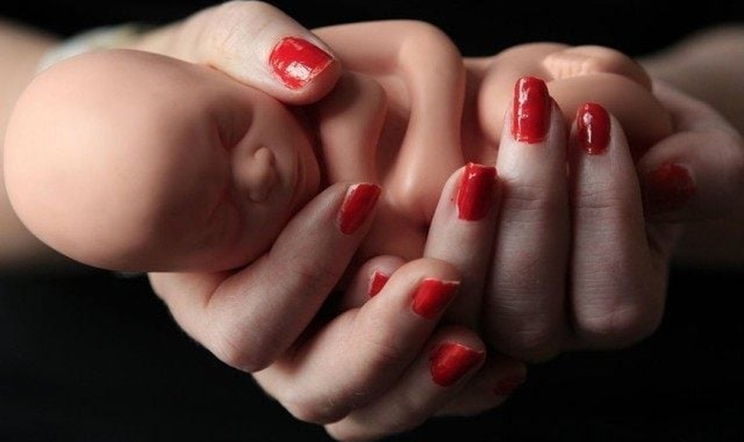 A legalização do aborto realizada nas 12 primeiras semanas de gestação está em discussão. (Foto: Reuters)