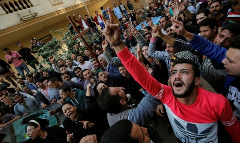 Em dezembro de 2016, o grupo extremista reivindicou a autoria de um bombardeio na Igreja do Cairo. (Foto: Reuters).