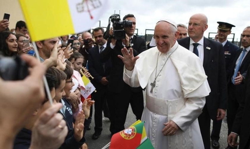 Papa Francisco durante visita a Portugal. (Foto: NY Daily News)