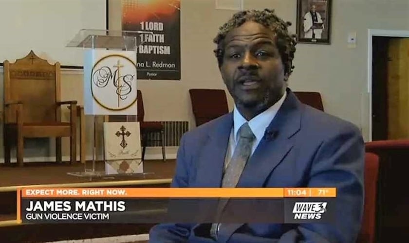Pastor James Mathis. (Imagem: Wave News)