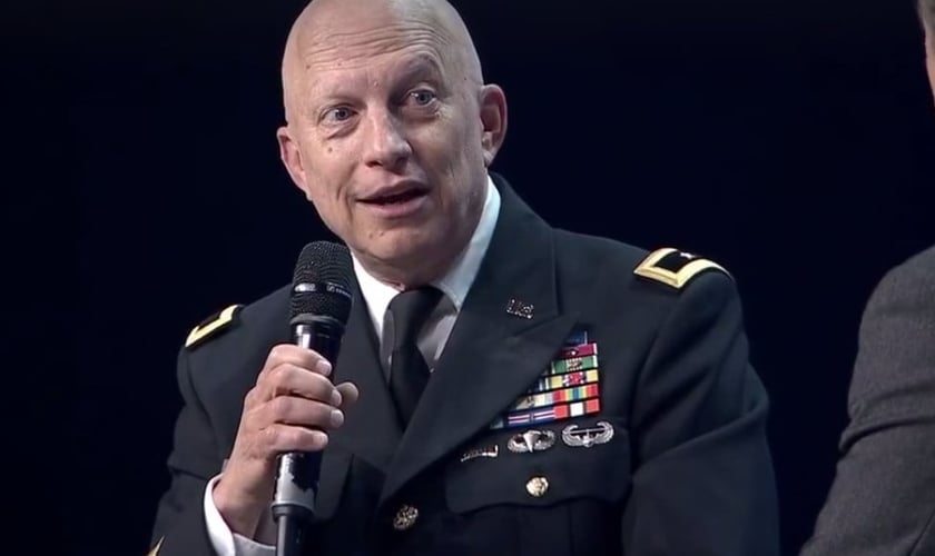 Daniel é pastor e atua como comandante do 76º Comando de Resposta Operacional da Reserva do Exército dos Estados Unidos. (Foto: Reprodução).