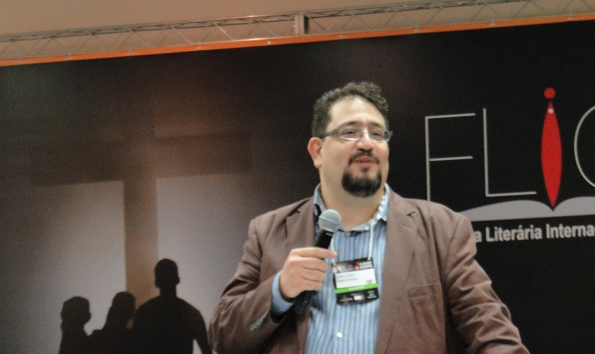 Luciano Subirá na 3ª edição da Feira Literária Internacional Cristã. (Foto: Guiame)