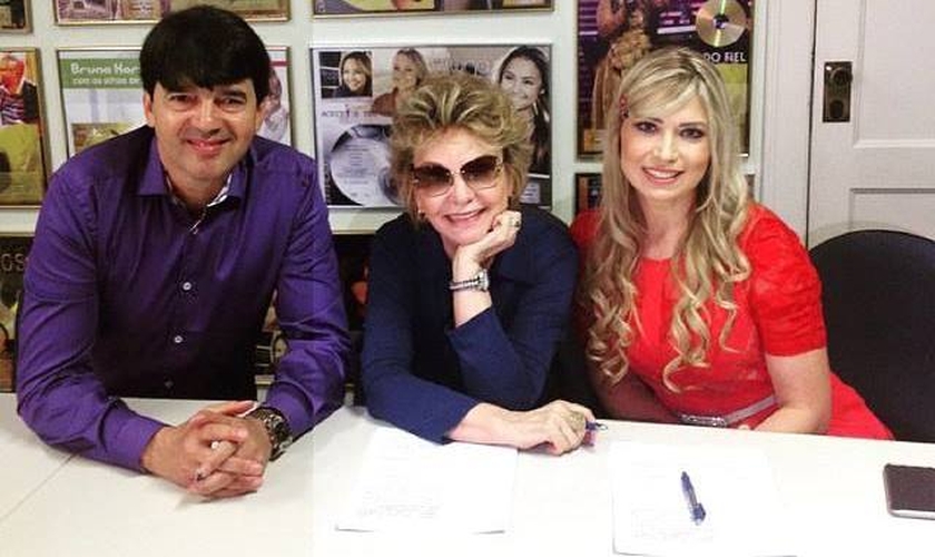 Da esquerda para a direita: Pr. Alexandre Silva, Yvelise de Oliveira e Elaine de Jesus.