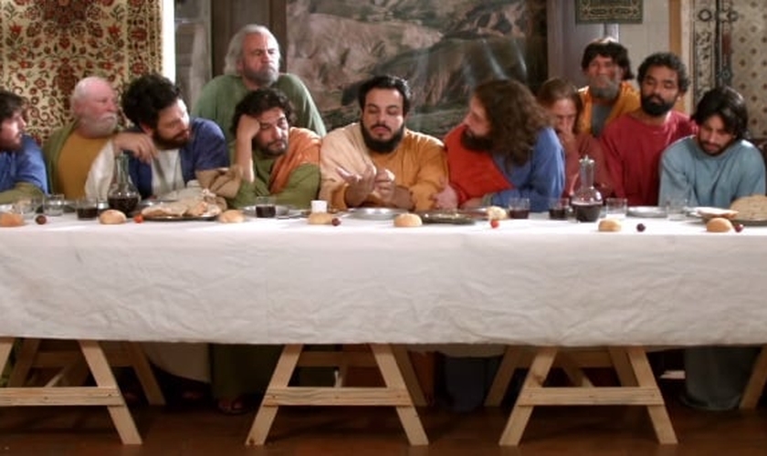 Porta dos Fundos satiriza a Última Ceia, realizada por Jesus Cristo, com seus discípulos.