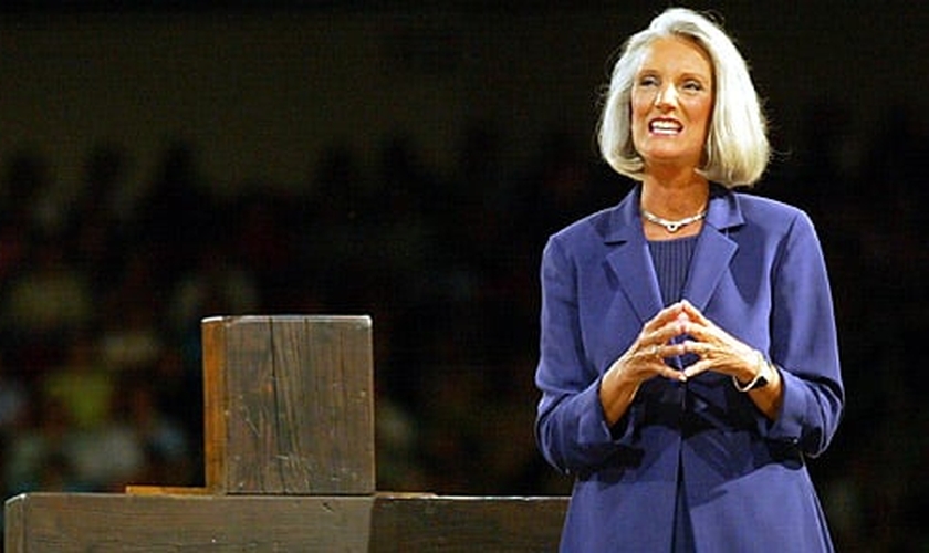Anne Graham Lotz é filha do grande evangelista Billly Graham e tem seguido o ministério do pai, pregando em igrejas e também como escritora, com 11 livros publicados.