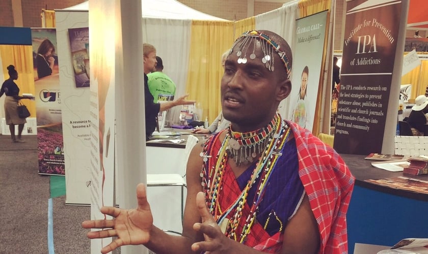 Godfrey Korio, do Meesei Project, na África