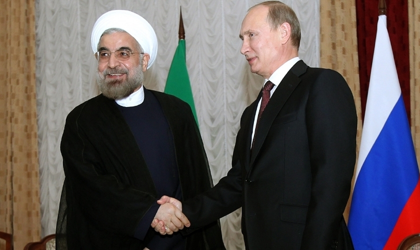 Hassan Rohani, presidente do Irã e Vladimir Putin, presidente da Russia. (Foto: Islam)