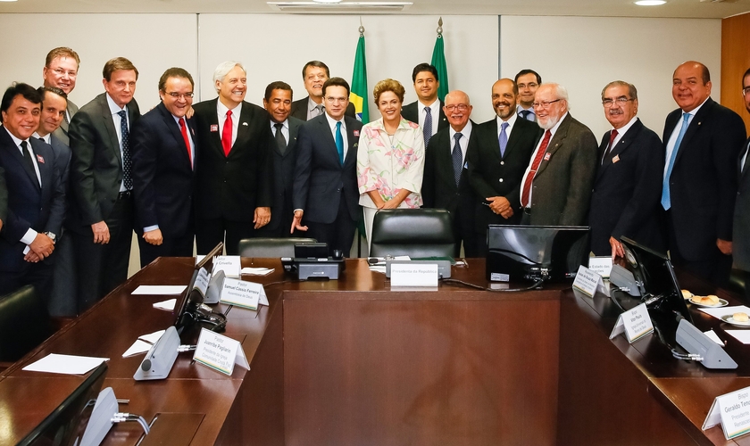 Dilma se reuniu com alguns pastores e outros representantes da bancada evangélica. (Foto: Roberto Stuckert Filho/PR)