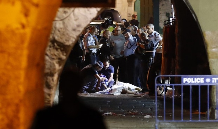 Polícia investiga assassinatos na Cidade Velha de Jerusalém. (Foto: Ahmad Gharabli/AFP)