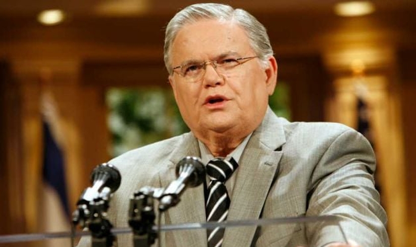 John Hagee é pastor, escritor e lidera a igreja Cornerstone, em San Antonio (Texas / EUA).