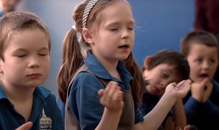 A campanha "Just Pray" ("Apenas Ore", em tradução livre) é parte da estratégia da Igreja para se adaptar à era digital. (Foto: The Telegraph)