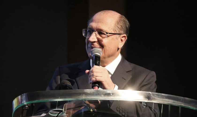 O governador do estado de São Paulo, Geraldo Alckmin, esteve na noite oficial da 96º Assembleia da Convenção Batista Brasileira. (Foto: Guiame/ Marcos Paulo Corrêa)