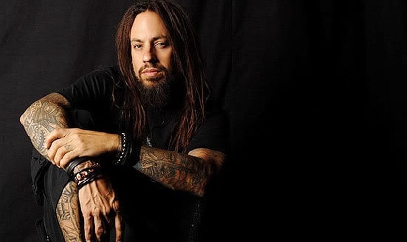 Reginald Arvizu, mais conhecido como Fieldy, é baixista da banda Korn. (Foto: Reprodução)