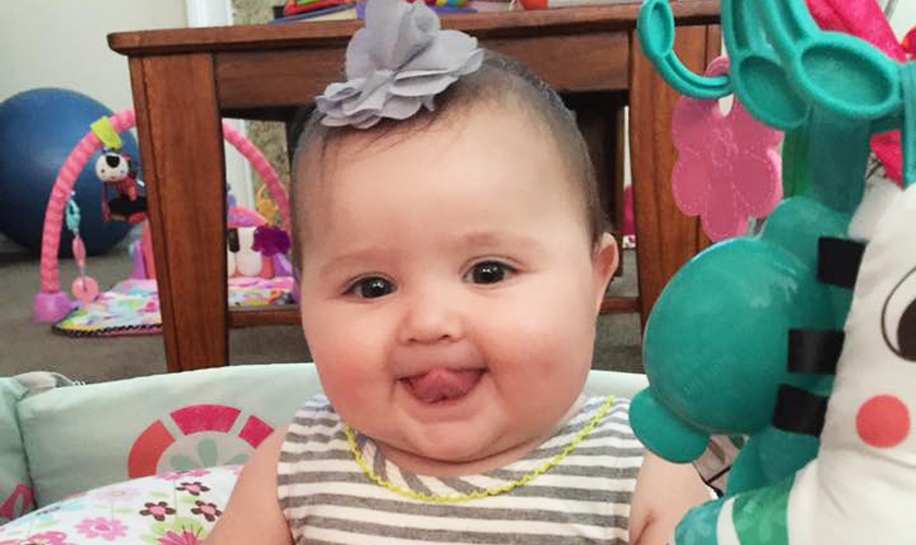 A pequena Ella Kate recebeu um transplante que salvou sua vida. (Foto: Reprodução/Facebook)