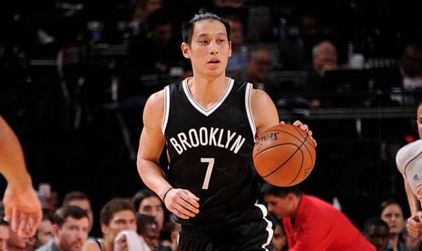 O armador Jeremy Lin, de 28 anos, atua no time de basquete Brooklyn Nets. (Foto: Reprodução/Facebook)