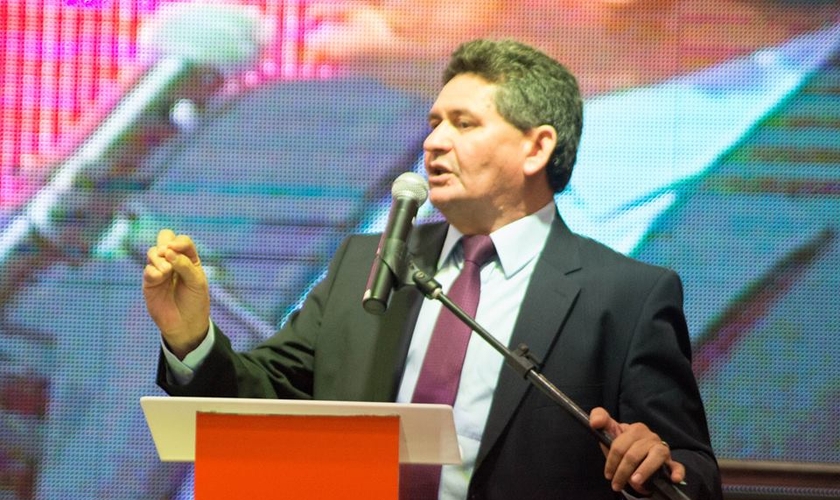 Pastor Francisco Everton durante a abertura da Expoevangélica 2016. (Foto: Divulgação)