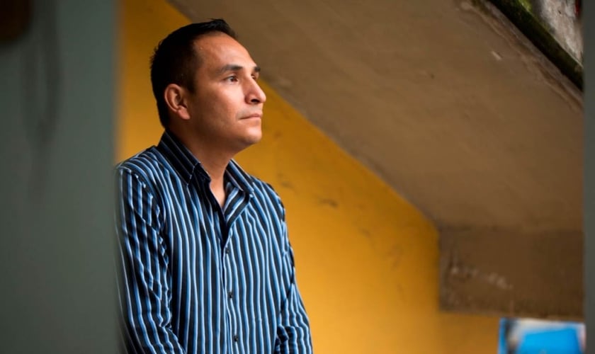 Mario Garfias passou 25 anos preso após atuar como traficante sexual. (Foto: Thomson Reuters Foundation/Theo Hessing)