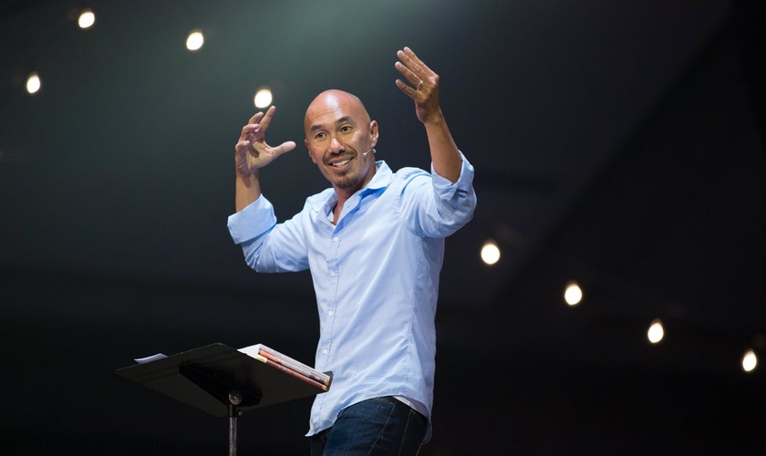 O pastor Francis Chan decidiu abandonar as mídias sociais. (Foto: Reprodução/Facebook)