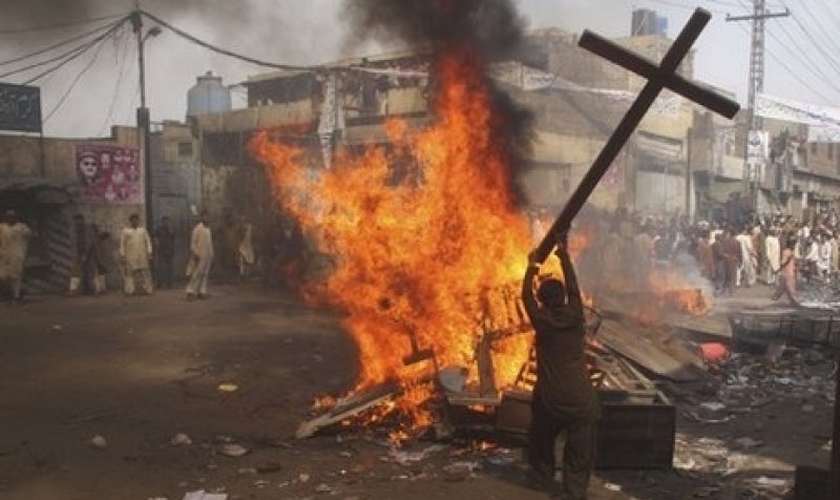 Extremistas fazem protesto violento contra cristãos na Índia. (Foto: asianews.it)