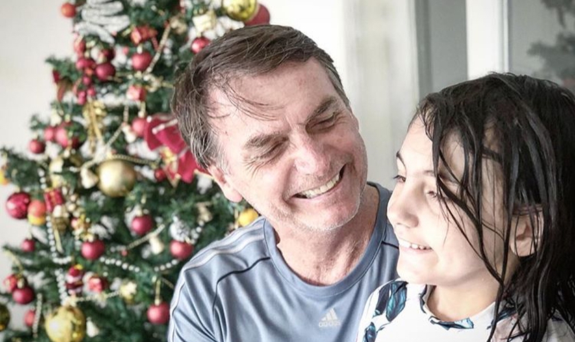 Presidente eleito Jair Bolsonaro junto com a filha mais nova, Laura. (Foto: Reprodução/Instagram)