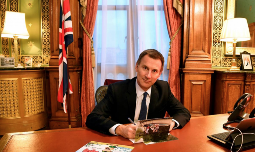 Secretário de Relações Exteriores da Grã-Bretanha, Jeremy Hunt pede mapeamento de cristãos perseguidos no mundo. (Foto: Reuters)