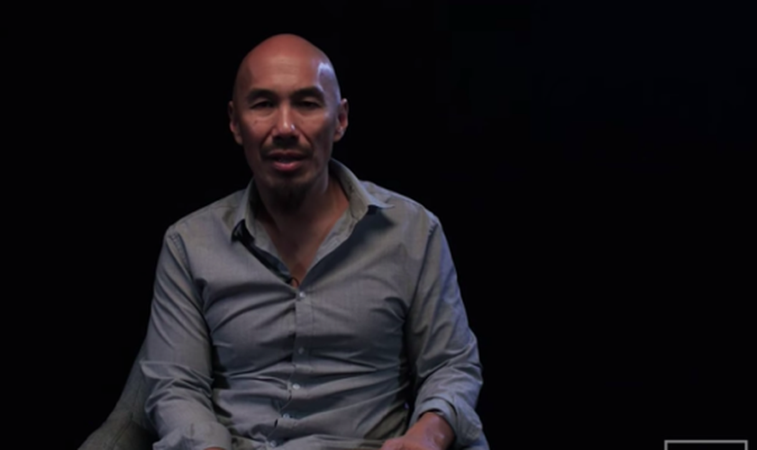 Francis Chan: “Deus quer pessoas que estão comprometidas com Ele porque Ele quer fortalecê-las e responder suas orações”. (Foto: Reprodução/YouTube)