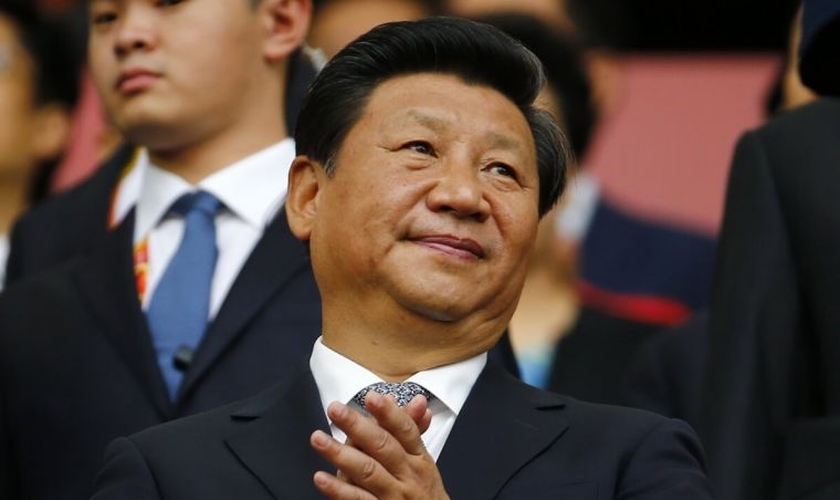 Presidente Xi Jinping tenta reformular o cristianismo conforme ideologia chinesa. (Foto: Reuters)