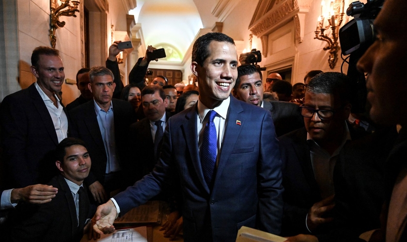 Líder da oposição venezuelana e autoproclamado presidente interino, Juan Guaidó, na Assembleia Nacional. (Foto: Juan Barreto/AFP)