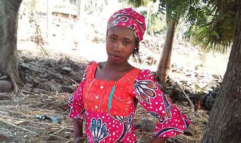 Leah Sharibu antes de ter sido sequestrada pelo grupo jihadista Boko Haram na Nigéria. (Foto: Reprodução/Premier)