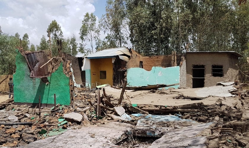 Restos da igreja Kale Hiwot Galeto em Halaba Kulito, Etiópia, após ataque em 9 de fevereiro de 2019. (Foto: Reprodução/Steadfast Global)