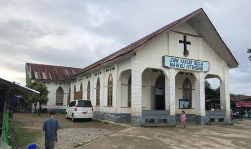 Igreja em Kachin, onde 95% dos habitantes são cristãos. (Foto: Twitter/Bob Roberts Jr)