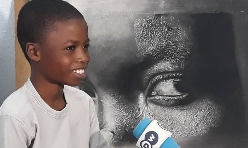 Aos 11 anos, Waris Kareem Olamilekan torna-se famoso por pintar retratos hiper-realistas. (Foto: Reprodução/Instagram)