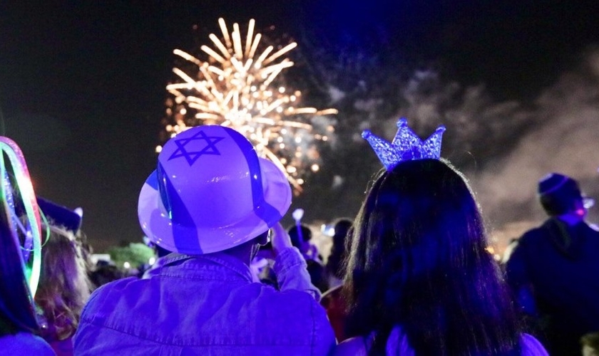 Israelenses comemoram 71 anos de independência do país. (Foto: Reprodução/Aloni Mor)