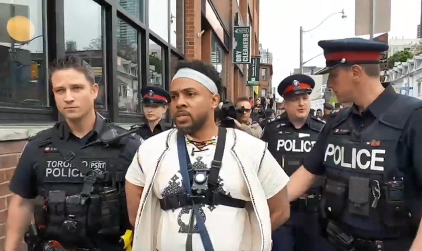 O pastor David Lynn foi preso após pregação na Gay Village, em Toronto. (Foto: Reprodução/Global News)