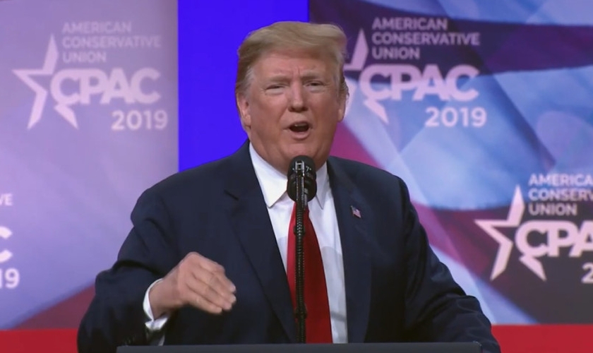 Donaldo Trump discursando na Conferência de Ação Política Conservadora 2019, nos EUA. (Foto: Reprodução/Ohio Star)