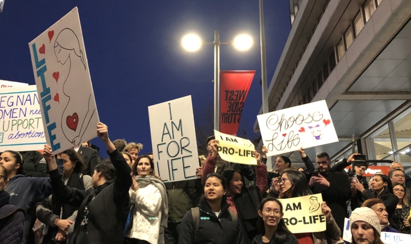 Protestos contra legislação favorável ao aborto, em Sydney. (Foto: Reprodução/Eternity)