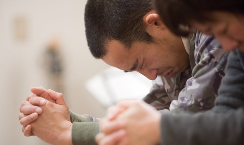 Jovem conhece Jesus após terremoto devastador que atingiu a região. (Foto: Reprodução/IMB)