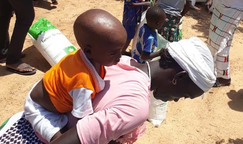 Milhares de cristãos em Burkina Faso são deslocados e destituídos de suas terras por causa das ameaças terroristas. (Foto: Reproduçãp/Barnabas Fund)